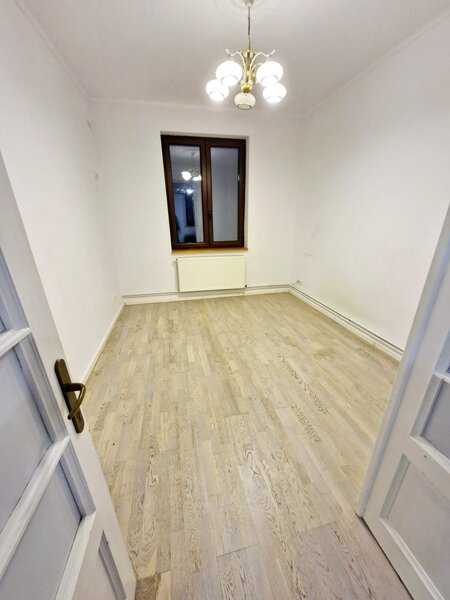 Lt. Niculescu Romulux, Bazar 29, Sectorul 2, Bucuresti.