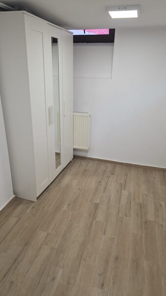 Lt. Niculescu Romulux, Bazar 29, Sectorul 2, Bucuresti.